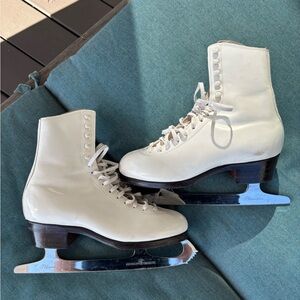 HARLICK ICE SKATES